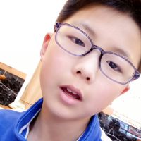 莉娜语徵笑照片